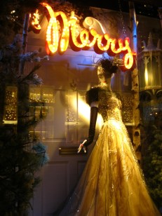 bergdorf-goodman-christmas-2010-merry.jpg